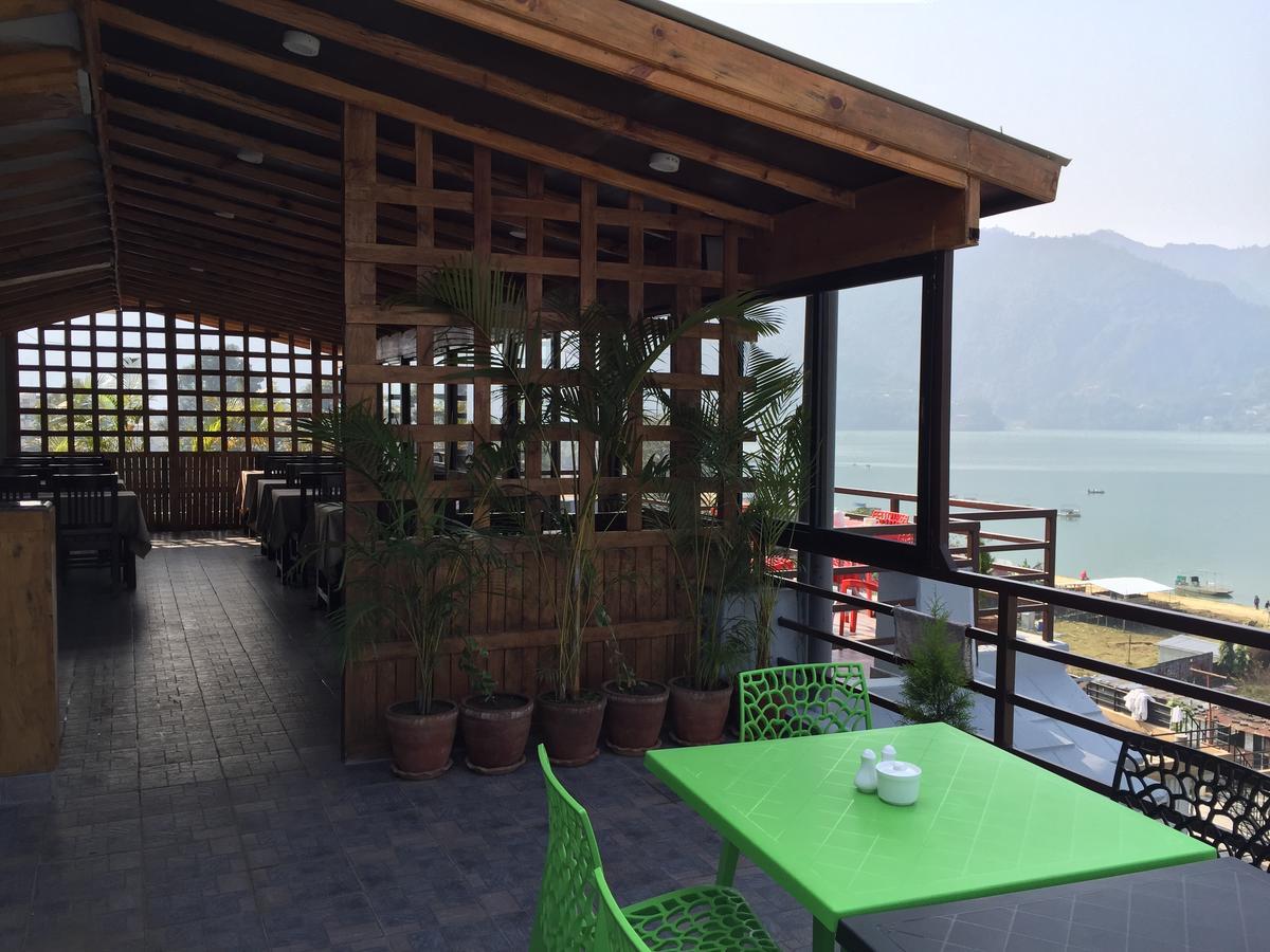Hotel The Coast Pokhara Exterior foto
