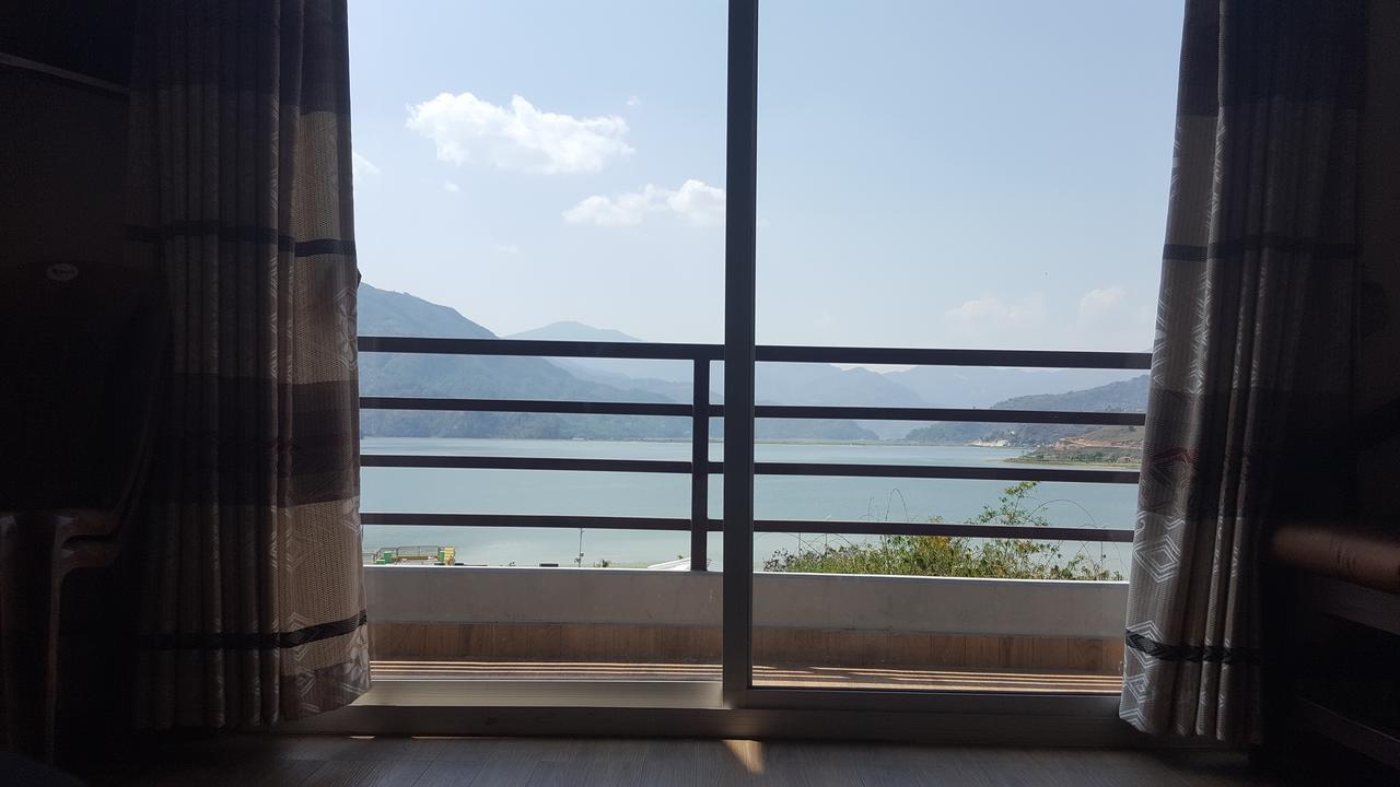 Hotel The Coast Pokhara Exterior foto