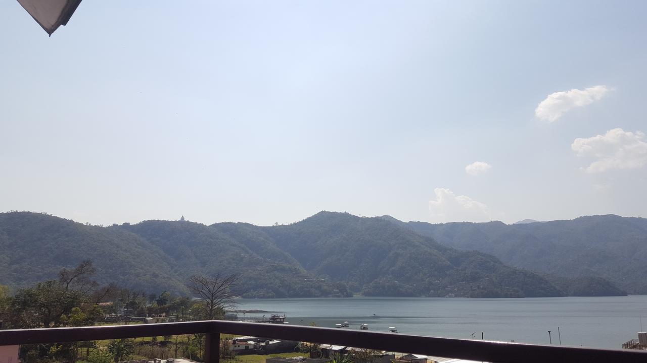 Hotel The Coast Pokhara Exterior foto